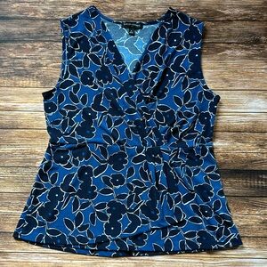 **SOLD** Banana Republic Top - SZ M